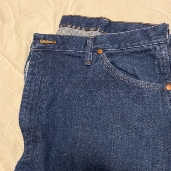 Jeans - Picture 2 of 4